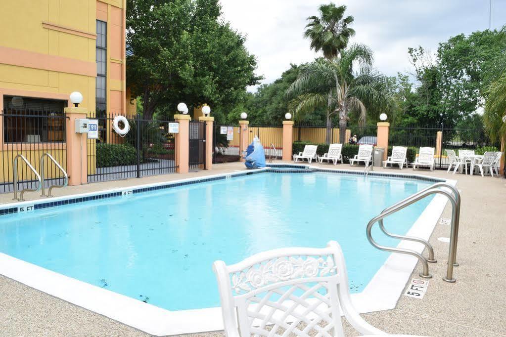 Best Western Plus Northwest Inn & Suites Houston Buitenkant foto